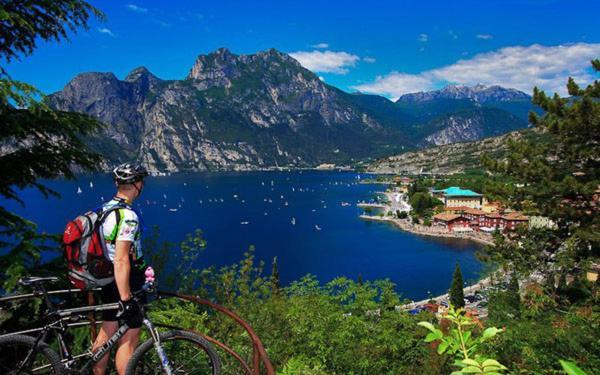 House Campi Apartment Riva del Garda Bagian luar foto